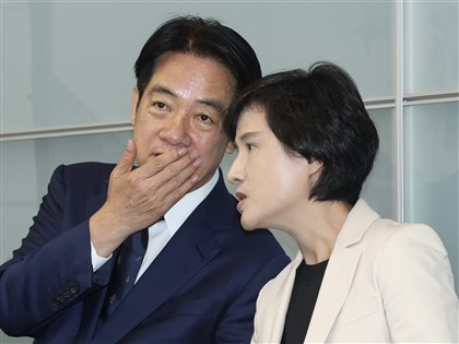 鄭麗君：談判作戰無時差　總統等總結會議到凌晨3時半