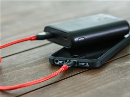 日本4月起機上禁用行動電源　每人最多帶2個