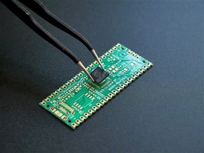 彭博：中東戰爭牽動台灣材料能源進口　全球晶片供應風險升高