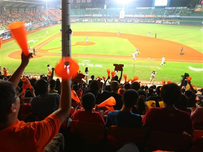 統一獅移師亞太成棒主球場 回顧中職元年5座球場故事