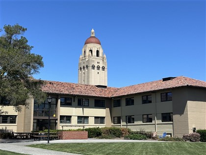 史丹佛大學生疑遭中共特工跟騷恐嚇　批校方態度消極