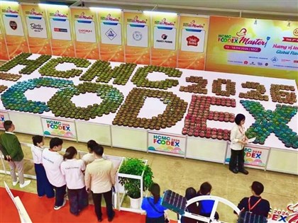 台灣果凍藝術國際發光　1198顆果凍花寫金氏世界紀錄