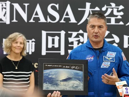 林琪兒從太空視角看台灣　如迷霧中綠色珠寶「美到令人屏息」