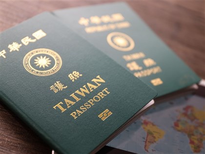 有條件線上申換護照再放寬　7月起效期不足1年者適用