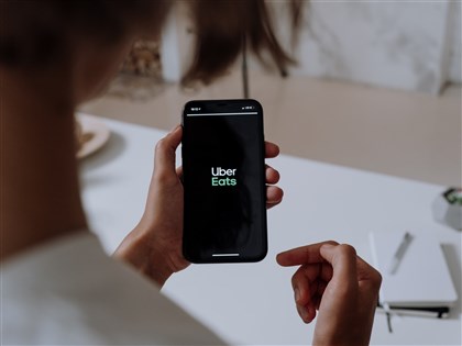 不法集團疑用Uber Eats非法洗錢逾1000萬　北檢搜索約談9人