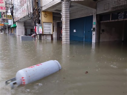 颱風外圍環流及西南風豪雨　26日停班停課情況一覽