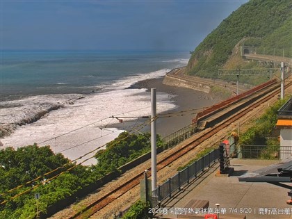 各地「鏡頭君」直擊颱風巴威最新風雨狀況