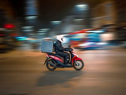 外送延遲送達有望獲補償　交通部擬定型化契約保障消費者