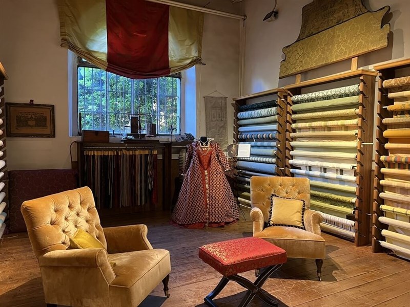 佛羅倫斯古絲綢工廠　傳承跨世代絕美手藝