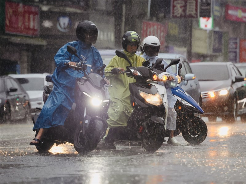 東北季風與颱風共伴21日前雨勢最盛　北北基宜防豪雨以上降雨