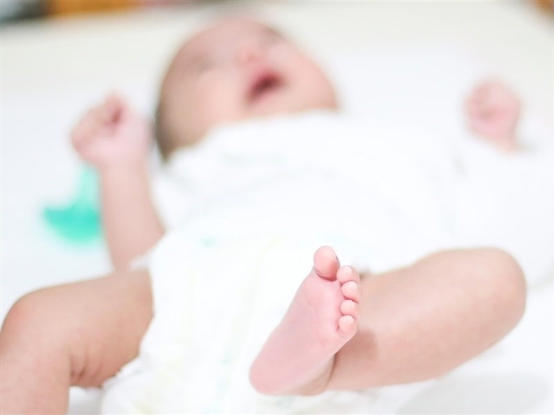 彈性育嬰假115年上路　津貼可累積多日一次申請