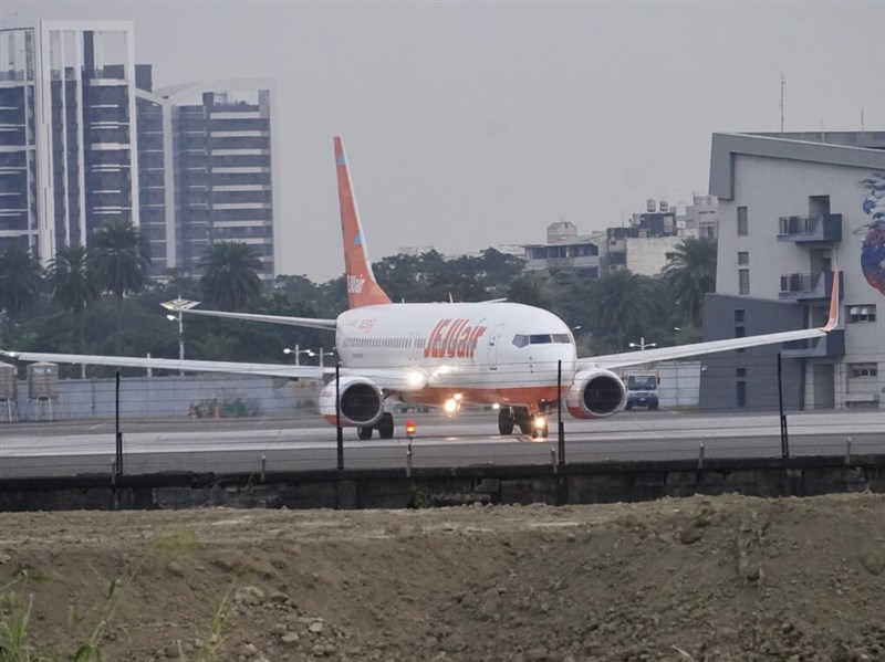 陳其邁：高雄機場部分圍牆將拆　可直接看飛機降落