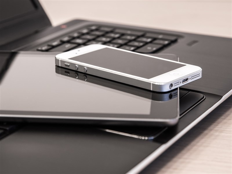 舊行動電源手機放抽屜可能自燃？鋰電池安全使用與回收攻略