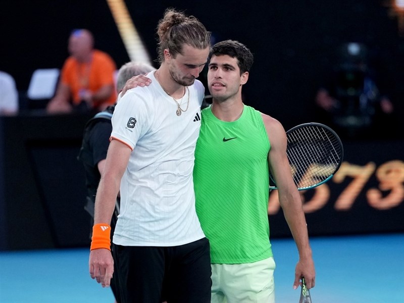 艾卡拉茲鏖戰5盤擊倒茲韋列夫　挺進澳網決賽[影]