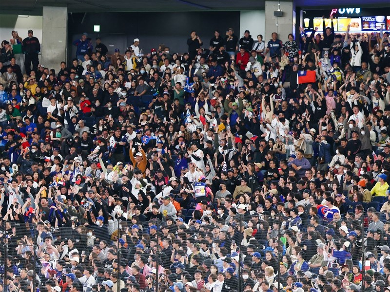 大聯盟官網記者看台灣球迷熱情：點亮東京巨蛋