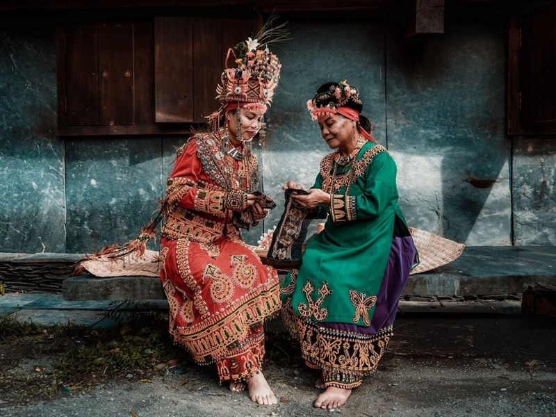 SONY世界攝影大獎　蔡維宸拍原民母女傳承刺繡獲獎