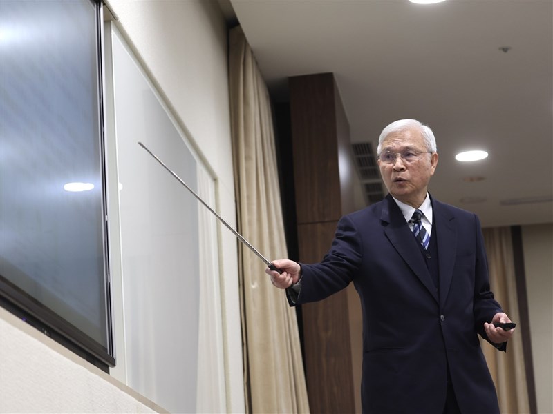 房市微鬆綁、中東戰事成升息變數　央行楊金龍問答一次看