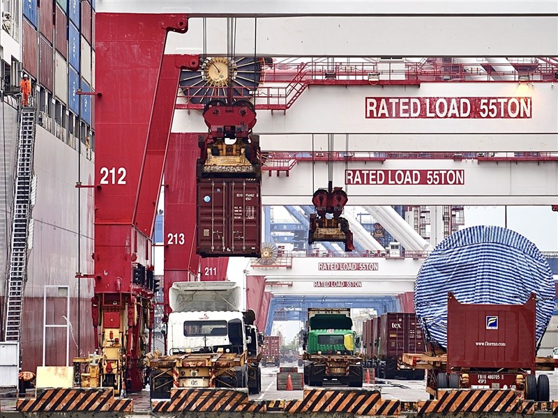 對等關稅重塑全球貿易版圖　台灣對美出口飆升逾8成超越日韓