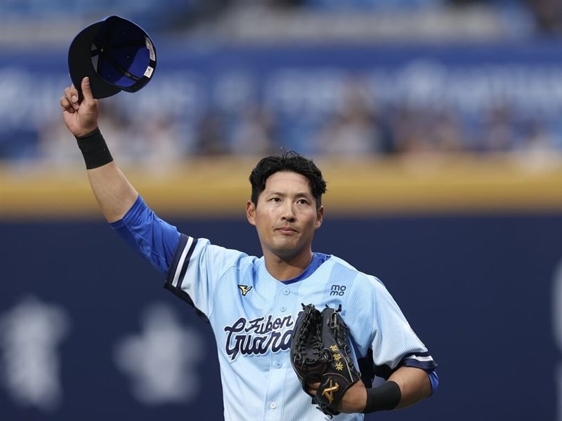 林哲瑄引退賽敲安、完成接殺　最後一舞目標達成