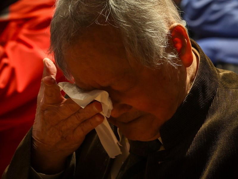 作家黃春明獲中央大學命名小行星 告慰阿公「我沒變壞」