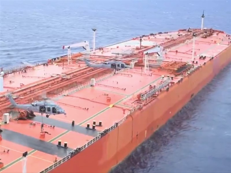 華爾街日報：影子油輪往來中國伊朗　美攔截可能斷德黑蘭金源