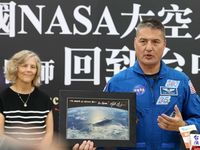 林琪兒從太空視角看台灣　如迷霧中綠色珠寶「美到令人屏息」