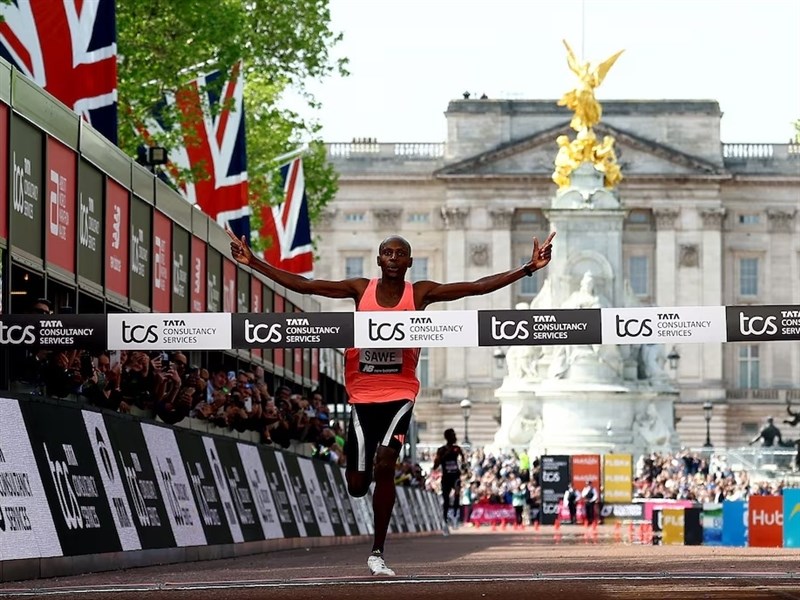男子馬拉松肯亞薩威跑進2小時大關　史上第一人