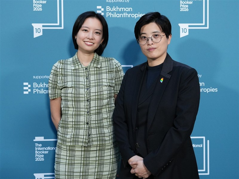 楊双子衛報專訪談台灣人認同危機 拒絕在自己土地當次等公民