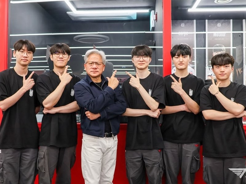 黃仁勳韓國首站見電競選手Faker　與崔泰源、鄭義宣等人晚餐會
