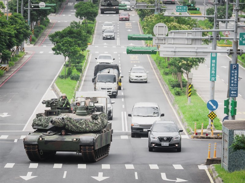 國軍立即備戰操演第4天　M1A2T首度參與、進駐戰術位置【圖輯】