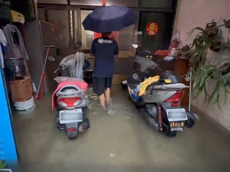 豪雨下不停　台南高雄屏東今天停班停課