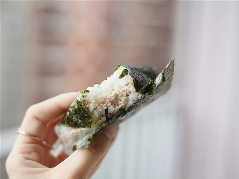致癌油232項產品曝光　握便當、飯糰等超商食品上榜