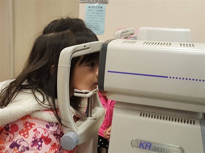 健保給付18歲以下0.05%散瞳劑　36.5萬人受惠
